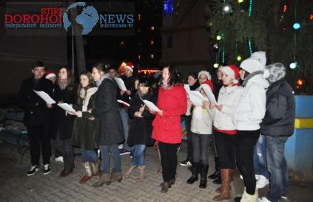 Dorohoienii au fost colindați vineri seară de Tinerii Social Democrați - FOTO