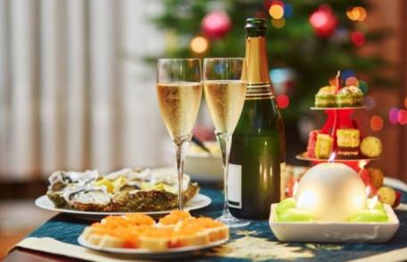 Produsele care nu trebuie să lipsească de pe masa de Revelion. Ce să mănânci pentru a nu avea ghinion