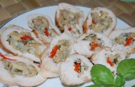 Ruladă din piept de pui