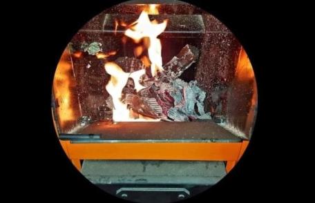 Un bărbat din Săveni și-a pierdut viața în urma unui incendiu care a cuprins camera unde locuia 