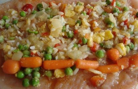 Ruladă de legume cu piept de pui