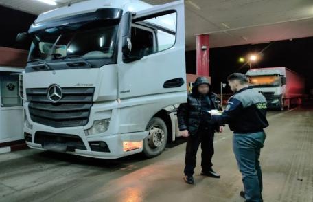 Camion fără drept de circulație pe drumurile publice, descoperit în trafic de polițiștii de frontieră