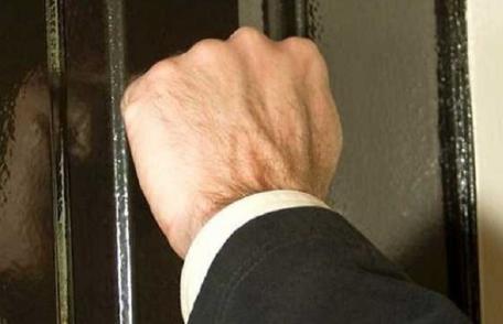 Mare atenție la FALȘII VIZITATORI! 