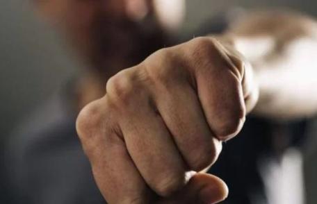 Patru tineri din comuna Hilișeu-Horia reținuți după ce au agresat fizic trei persoane