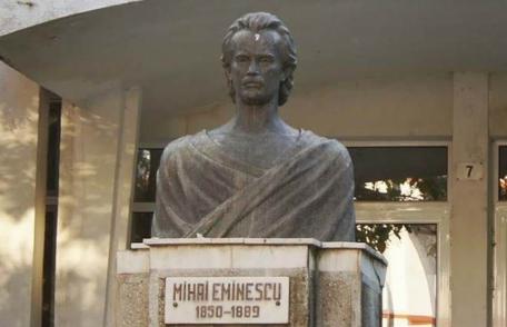 Județul Botoșani este cel mai îndatorat poetului Mihai Eminescu, pentru privilegiul de a deveni în fiecare an, pe 15 ianuarie, capitala culturală