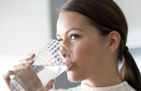 Cum se calculează apa de care ai nevoie zilnic