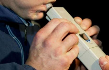 Tânăr cu alcoolemie record prins de polițiști la volanul unui autoturism