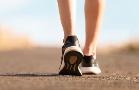 Mergi pe jos în fiecare zi? Iată ce se întâmplă în corpul tău!
