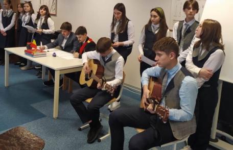 Mica Unire sărbătorită de elevii Școlii Cornerstone - FOTO