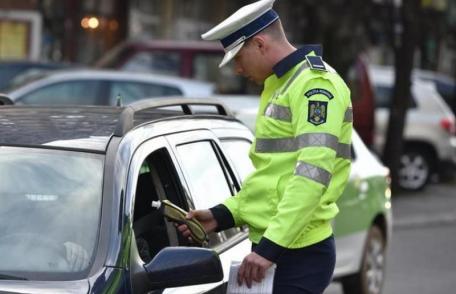 Depistați băuți la volan. Un tânăr a ignorat semnalul de oprire al polițiștilor 