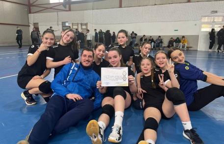 Școala „Mihail Kogălniceanu” Dorohoi din nou campioană județeană la handbal fete gimnaziu - FOTO