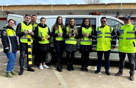 5 elevi de la un liceu din Botoșani au fost polițiști pentru o zi - FOTO