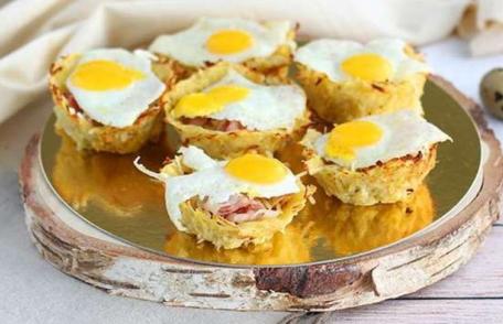 Cuiburi din cartofi cu ouă de prepeliță