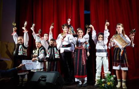 „ÎNTÂMPINAREA PRIMĂVERII” la Sala Teatrului din Dorohoi - FOTO