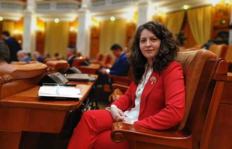 Alexandra Huțu: „Se semnează contractele celor 24 de proiecte de creștere a eficienței energetice din județul Botoșani aprobate la finalul anului trec