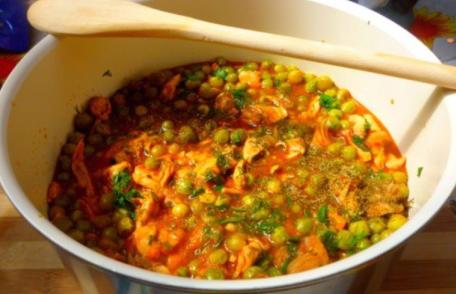 Mâncărică de mazăre cu carne de pui