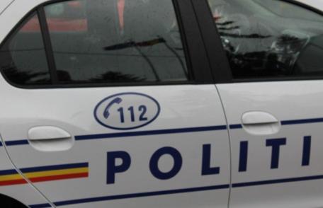 A lovit o mașină și a plecat de la locul faptei