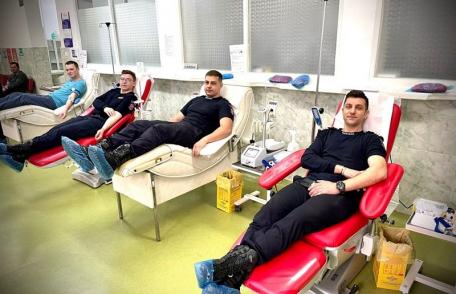 „MAI uniți pentru viață”: Pompierii au donat sânge, astăzi - FOTO