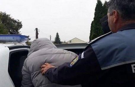 Persoane reținute pentru furt și încălcarea ordinului de protecție