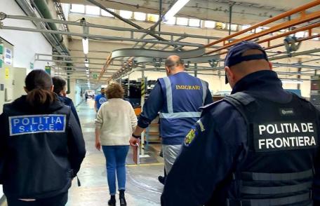 Acțiune a polițiștilor la sediul a două societăți comerciale din Botoșani - FOTO