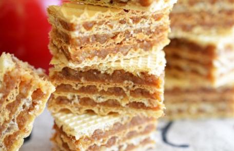 Foi de napolitană umplute cu nucă