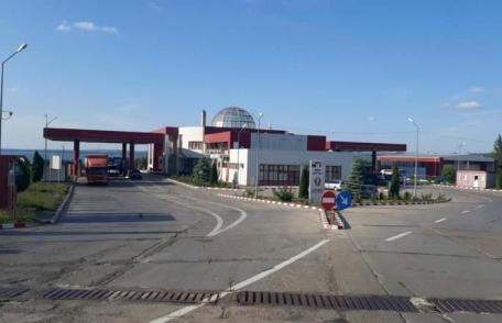 Acțiuni de mentenanţă pe coronamentul barajului Stânca Costeşti în zona Punctului de Trecere a Frontierei Stânca