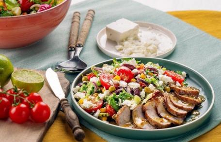 Mușchi de porc mexican și salată caldă de legume