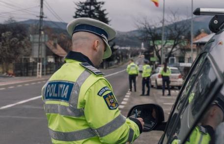 Peste 50 de permise de conducere și certificate de înmatriculare reținute de polițiști