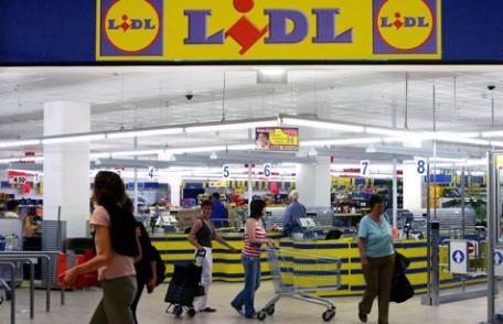 Apa îmbuteliată infestată, retrasă din 20 de județe