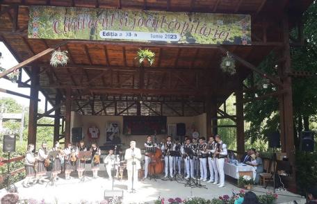 Orchestra Mugurelul, evoluție de excepție pe scenele din Suharău, Dorohoi, Șomcuta Mare-Maramureș și Sighetu Marmației - FOTO