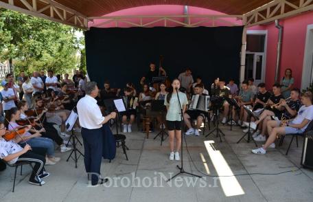 Repetițiile pentru Festivalul Internațional „Mugurelul” 2023 sunt în plină desfășurare - FOTO