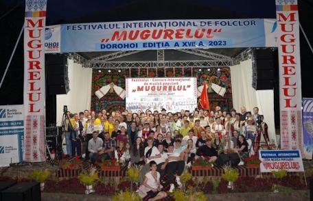 Regal folcloric oferit de ansambluri și formații prezente la Festivalul Internațional „Mugurelul” 2023 - FOTO