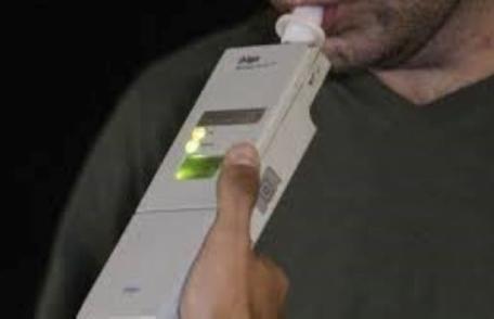 Surpriză a polițiștilor după un control de rutină: Șofer depistat beat pe o stradă din Botoșani