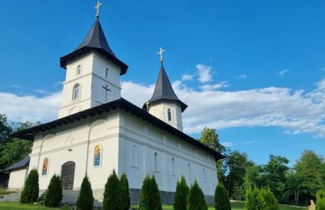 Slujbă de sfințire a picturii și a catapetesmei la Parohia „Nașterea Maicii Domnului” Concești – VIDEO / FOTO