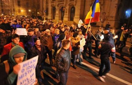 Românii au ieşit astăzi din nou în stradă 
