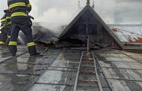 Incendiu izbucnit la mansarda unei locuințe din județ - FOTO