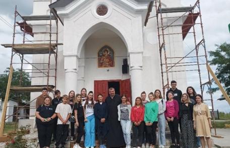 Seminar pentru tineri desfășurat la parohia „Sf. Gheorghe” Ionășeni, Vf. Câmpului - FOTO