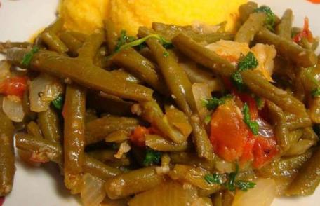 Păstăi cu usturoi și mămăliguță