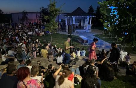 „Călător în lumea cunoașterii” – o seară memorabilă pentru dorohoieni - FOTO