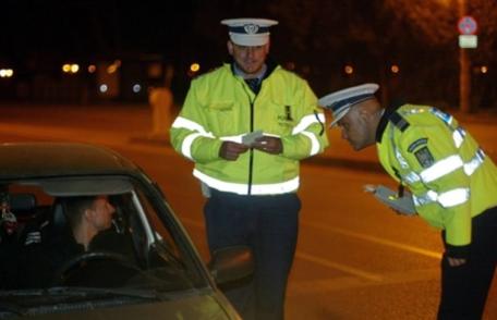 Polițiștii și jandarmii în acțiune noaptea trecută. Amenzi de peste 76.000 de lei și 13 permise reținute