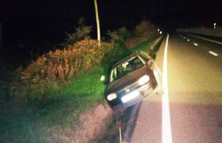 Băut bine la volan, a ajuns cu mașina în șanț. Șoferul a refuzat să meargă la spital și s-a ales cu dosar penal