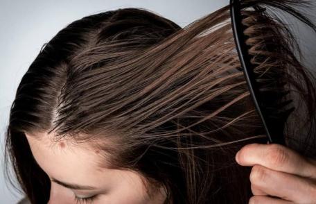 Vopseaua de păr naturală care impiedică formarea mătreții