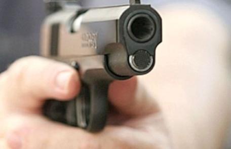 Soțul femeii ucise la Hilișeu Horia ar fi fost cel care a mânuit arma. Arma s-ar fi descărcat accidental