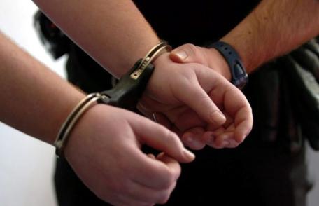 Arma cu care a fost ucisă femeia de la Hilișeu Horia aparține unui tânăr de 21 de ani. Acesta a fost reținut de polițiști