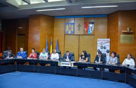 Ședință de analiză în cadrul Colegiului Prefectural al județului Botoșani privind situația la începutul anului școlar