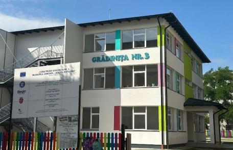 Început de an școlar în haine noi pentru Școala Gimnazială „Alexandru Ioan Cuza” Dorohoi - FOTO