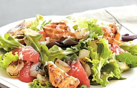 Salată din piept de pui cu grapefruit