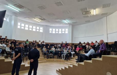 Acțiune de informare derulată de jandarmii botoșăneni la Săveni