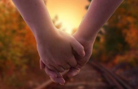 România ar putea recunoaște căsătoriile între persoanele de același gen