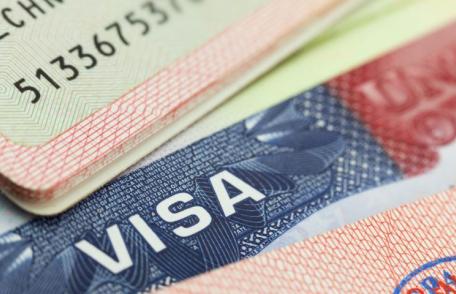Românii ar putea intra în America fără vize începând cu luna decembrie 2025